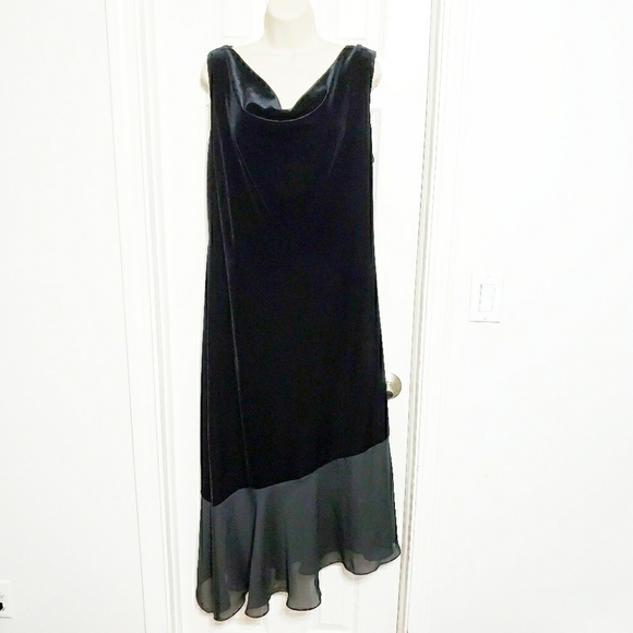 Jessica Howard Dresses & Skirts - Jessica Howard Black Velvet Evening Dress Size 16
